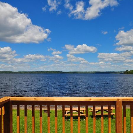 Okimot Lodge On Tomiko Lake Crystal Falls Buitenkant foto