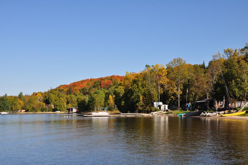 Okimot Lodge On Tomiko Lake Crystal Falls Buitenkant foto