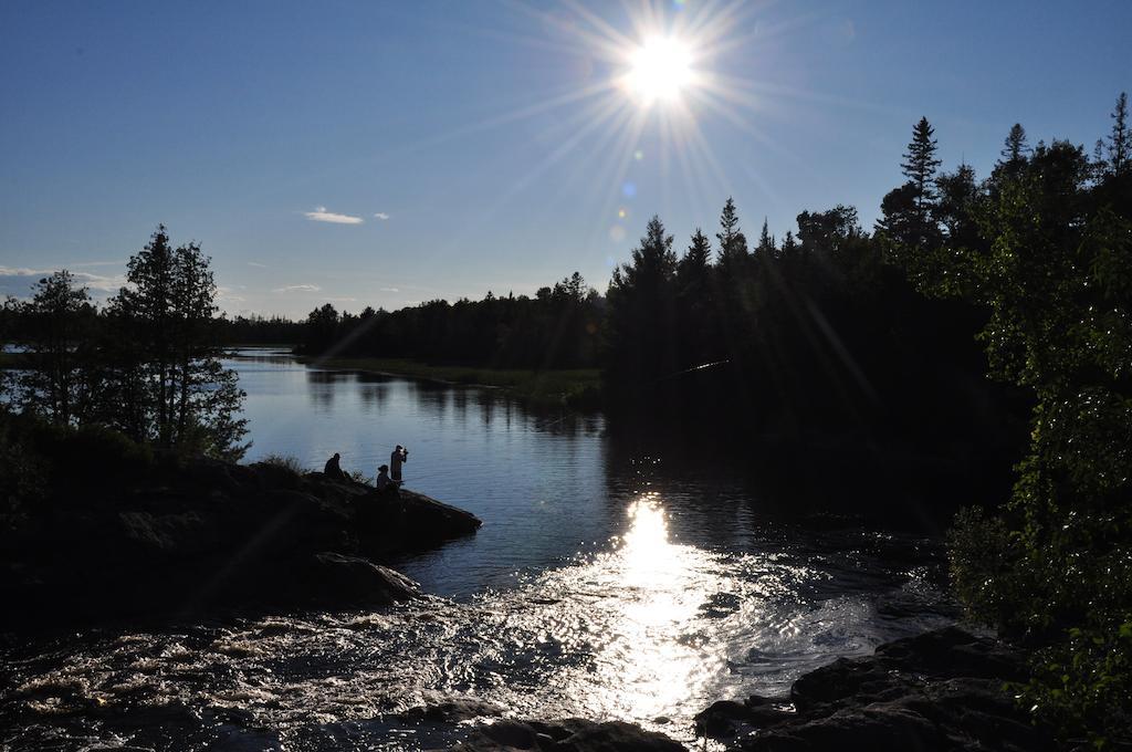 Okimot Lodge On Tomiko Lake Crystal Falls Buitenkant foto