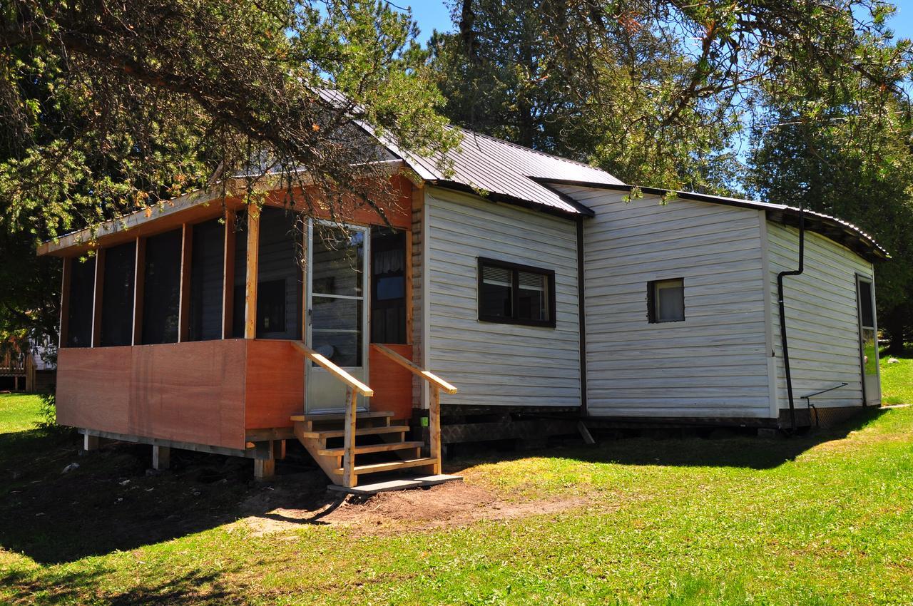 Okimot Lodge On Tomiko Lake Crystal Falls Buitenkant foto